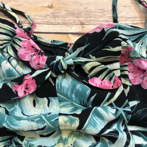 Adorable Tropical Print City Triangles Romper - Picture 2 of 12